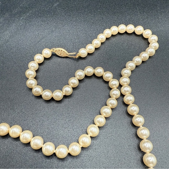 1930s Cream Glass Pearl Hand Knotted Bracelet with Fish Hook Clasp 24in - Picture 4 of 7